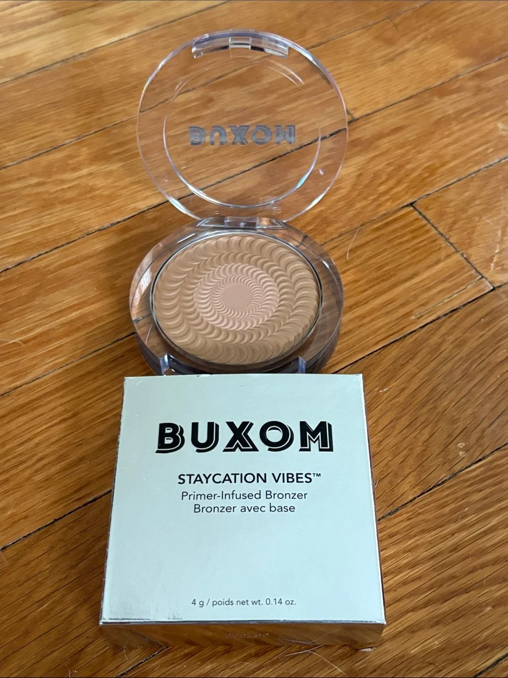 Buxom staycation vibes primer-infused bronzer - Backyard Bronze